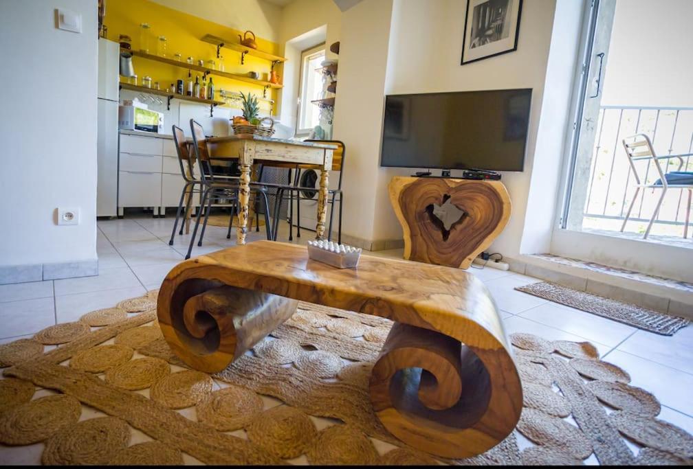 Le Brianyourhosthelper Apartman Minerve Kültér fotó